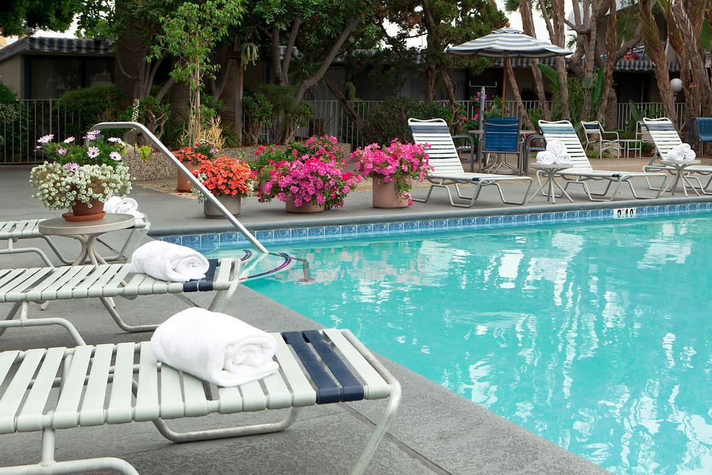 Travelodge Hotel At Lax Los Angeles Exterior photo