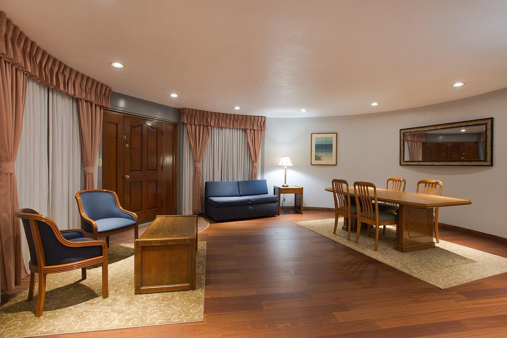 Travelodge Hotel At Lax Los Angeles Exterior photo
